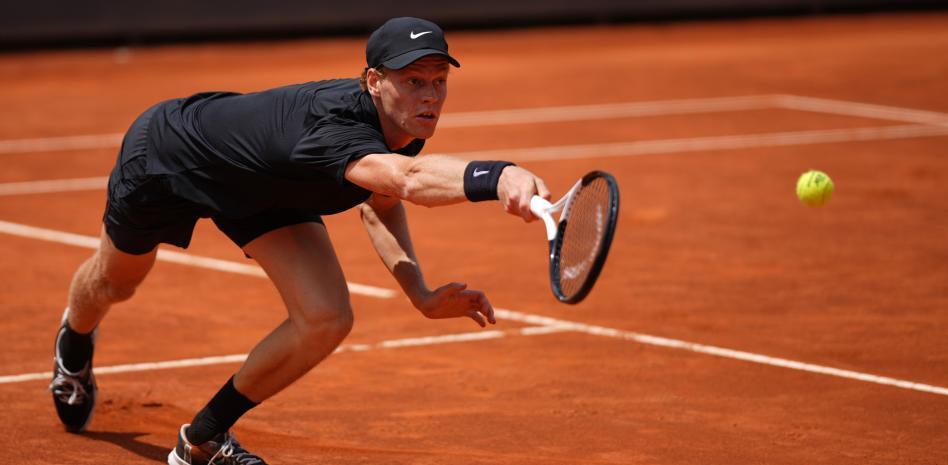 Sinner entra en la historia del tenis con una nueva exhibición en Roma