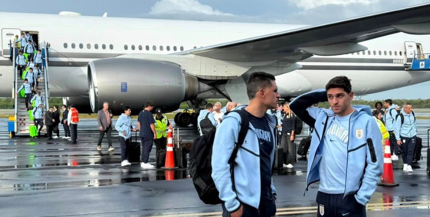ATERRIZA SELECCIÓN URUGUAYA EN CANCÚN