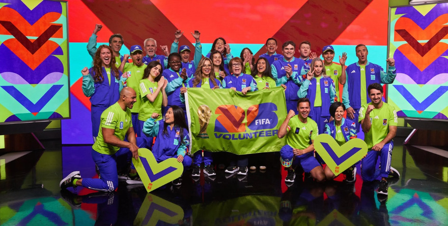 CONOCE EL UNIFORME QUE LUCIRÁN VOLUNTARIOS EN MUNDIAL 2026