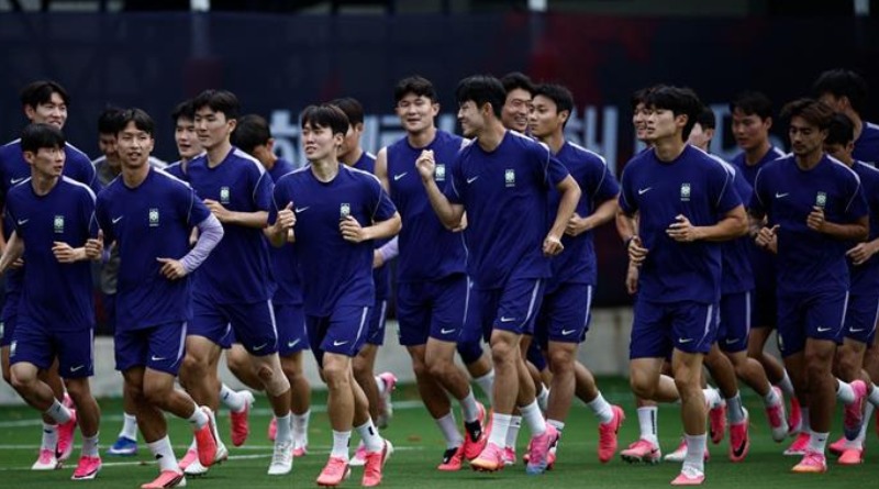 COREA DEL SUR RETA AL ANFITRIÓN