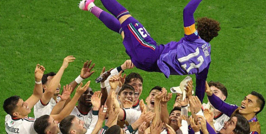 GUILLERMO OCHOA CREA LEYENDA Y ENTRA EN LA INMORTALIDAD CON SEIS MUNDIALES