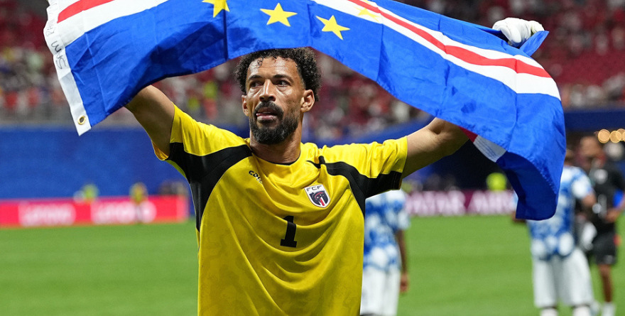 MAMÁ DE VOZINHA LLEGA A EU ACOMPAÑAR A SU HIJO EN EL MUNDIAL