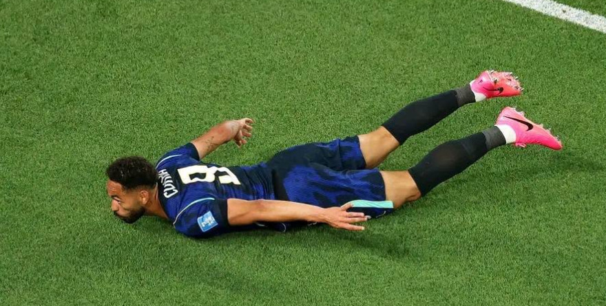MATHEUS CUNHA ALCANZA DOBLETE MUNDIALISTA CON GRAN SACRIFICIO