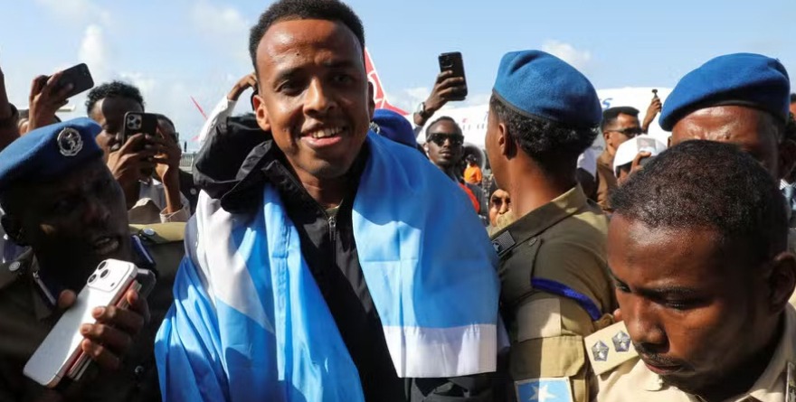 NEGARON ENTRADA A ÁRBITRO SOMALÍ POR ‘VÍNCULOS TERRORISTAS’