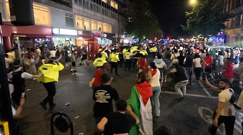 DERROTA MARROQUÍ ANTE FRANCIA DESATA IRA EN LONDRES