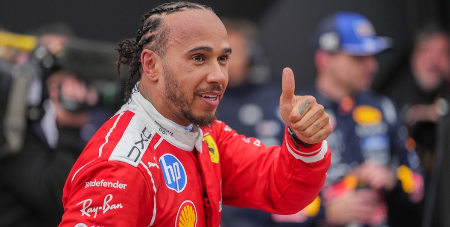 EL BÓLIDO CLAVA A HAMILTON