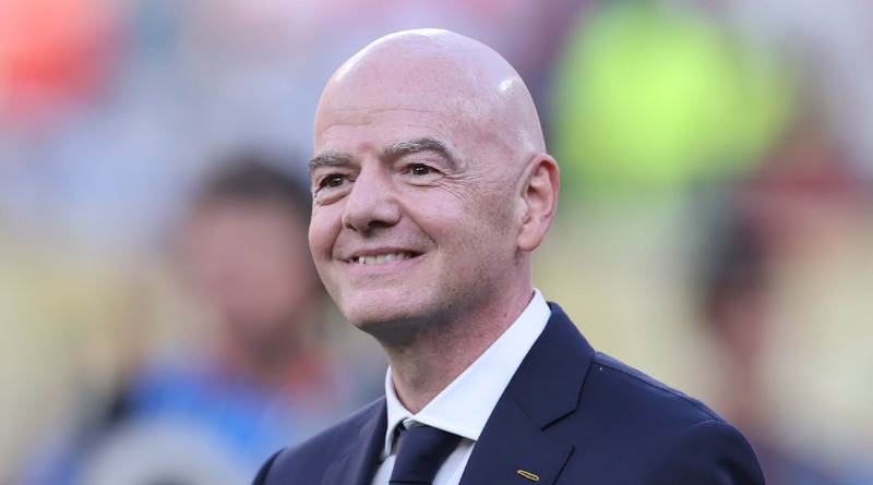 INFANTINO RECIBE ROJA Y FEMEXFUT AL VAR