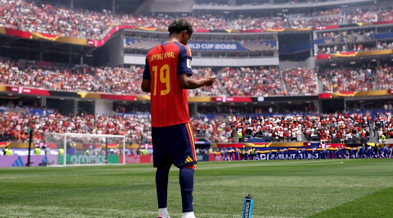 VA LA ‘ROJA’ SIN MIEDO ANTE GALOS