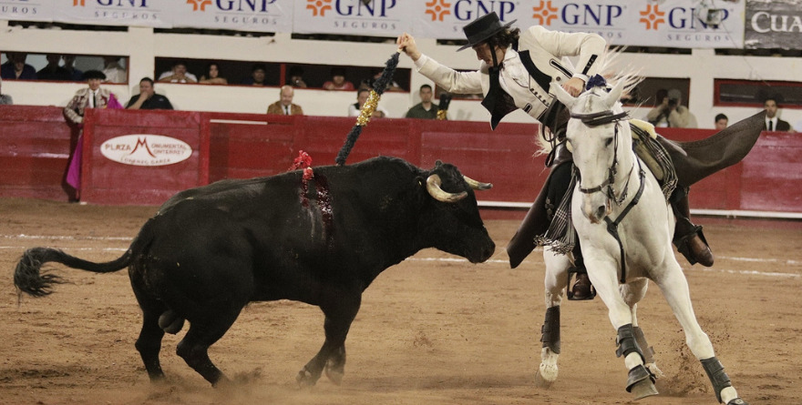 LA MM FESTEJA TRIUNFO DE OTHÓN EN ANIVERSARIO