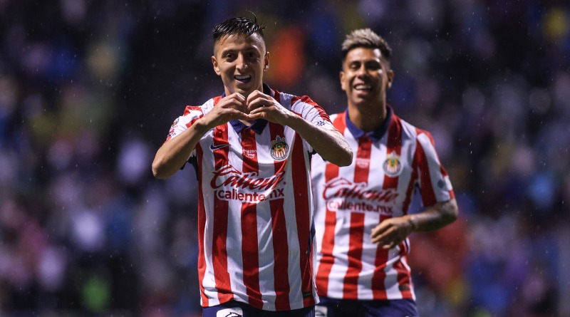 PUEBLA DETIENE A CHIVAS CON EMPATE 1-1 EN LA CANCHA