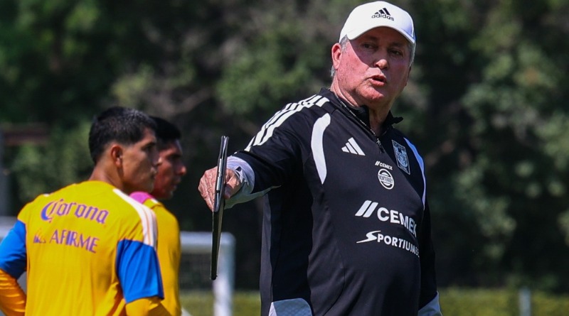 SANTOS MOTIVA EL TRABAJO DE VUCE Y TIGRES