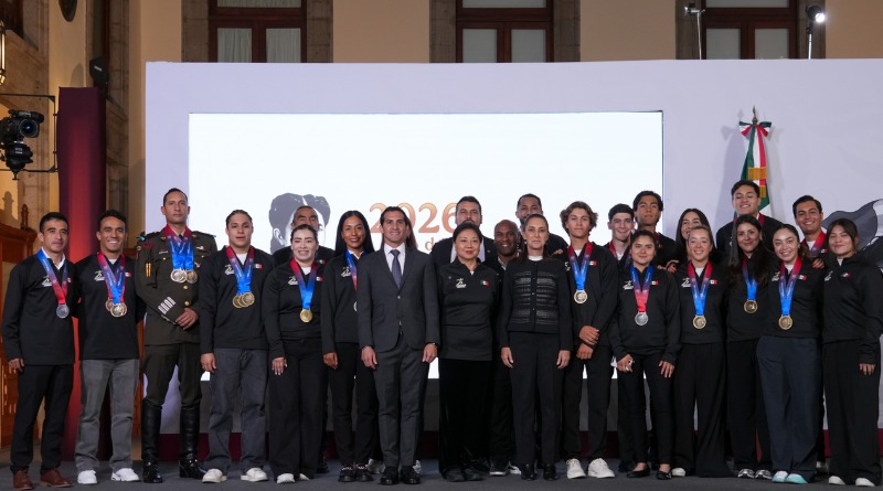 SUBIRÁN 10% LAS BECAS Y PREMIARÁN A ATLETAS GANADORES