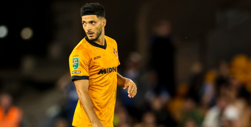 VICTORIA DEL WOLVERHAMPTON CON RAÚL EN ACCIÓN