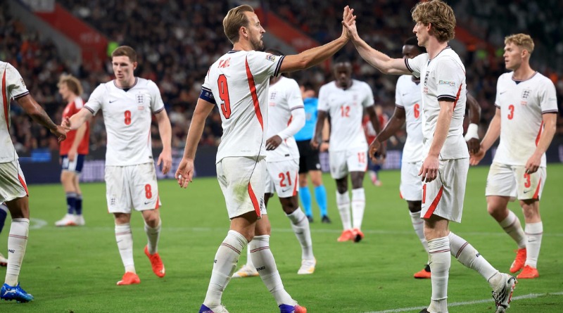 DOBLEGA INGLATERRA A HEQUIA